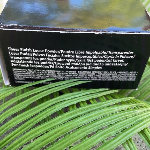 NIB Bobbi Brown Sheer Finish Loose Powder - Picture 6 of 6